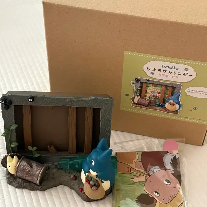 [BUNJANG] Ghibli My Neighbor Totoro 2024 Calendar Diorama Frame / 지브리 토토로 2024 달력 캘린더 액자 디오라마