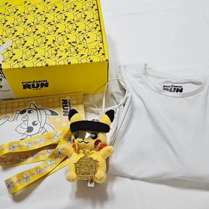 [BUNJANG] Pokemon Run Jeju Limited Edition Pikachu Plush Keychain &amp; T-shirt Set / 포켓몬런 제주 금메달 피카츄 인형 키링
