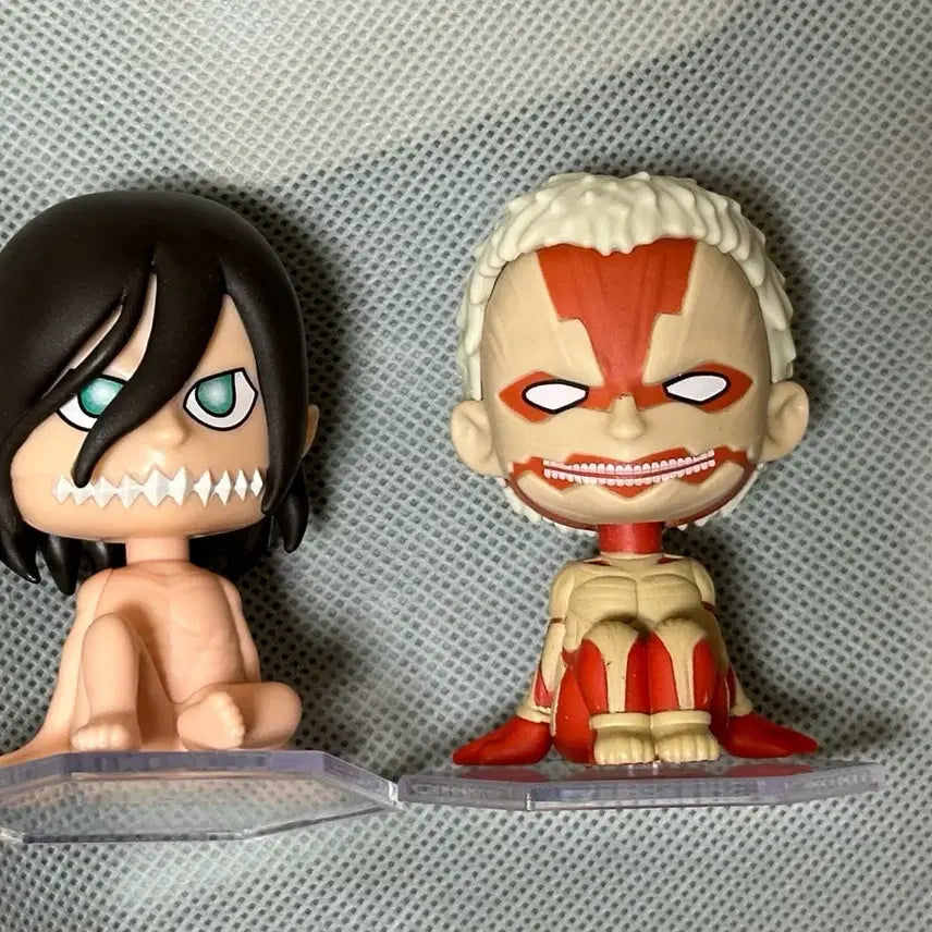 [BUNJANG] Attack on Titan Eren Titan &amp; Armored Titan Bundle Set / 진격의거인 진격거 버블히어로 에렌거인 &amp; 갑옷거인 일괄