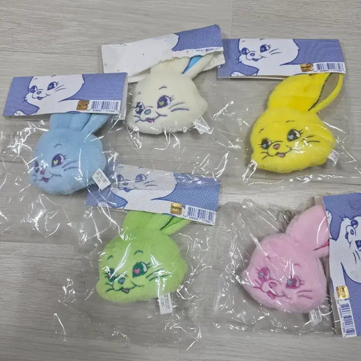 [BUNJANG] NewJeans Fluffy Keyring Set / 뉴진스 머천다이즈 플러피 키링5종세트