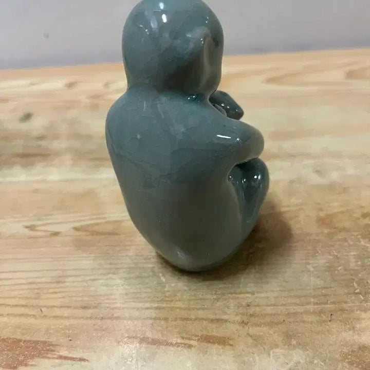 [BUNJANG] Celadon Porcelain Monkey Mother and Baby Figurine / 원숭이 엄마와 아기의 청자연적/   요316