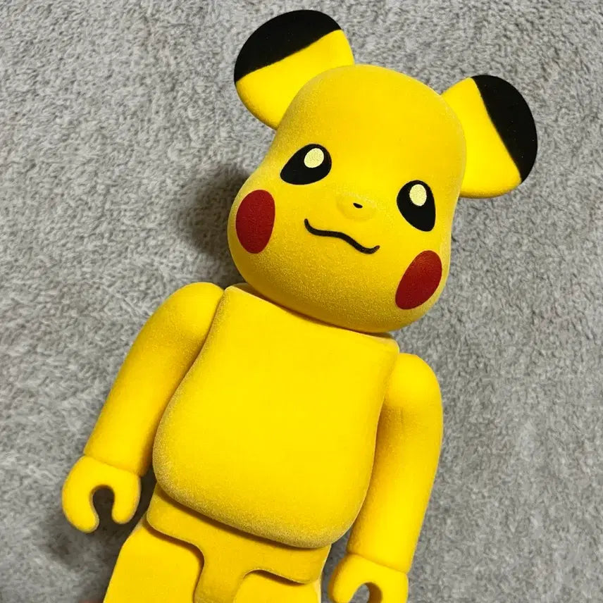 [BUNJANG] Bearbrick Pikachu Flocked 400% + 100% Set / 400%+100% 피카츄 플로키 베어브릭 판매