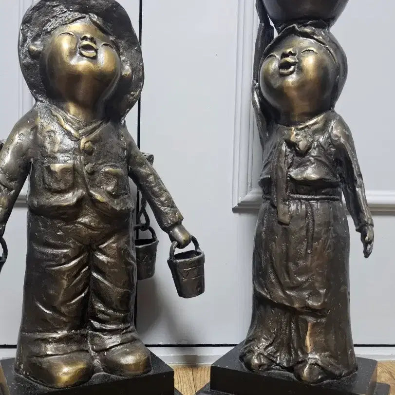[BUNJANG] Antique Brass Water Bucket Boy and Girl Statues Set / 설선오 진품명품 2점 일괄 30만원