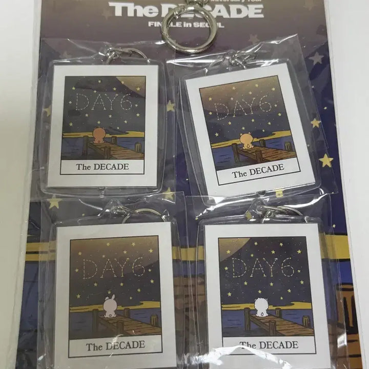 [BUNJANG] DAY6 DECADE Encore Finale Concert Keyring Air Freshener / [반택 무배] DAY6 10주년 데케이드 앙콘 피날레 콘서트 키링 종이방향제