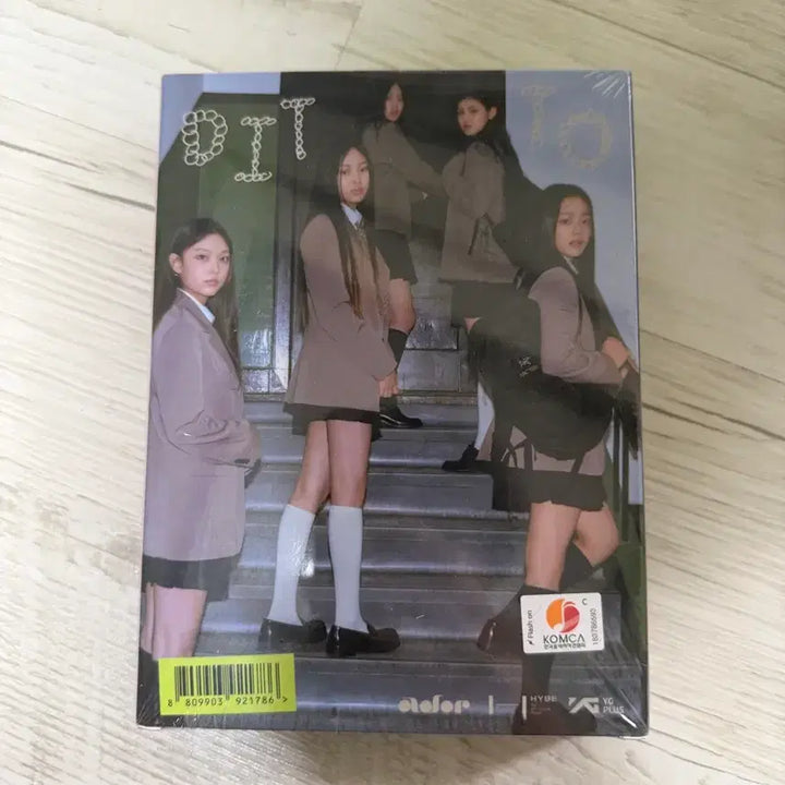 [BUNJANG] NewJeans Ditto OMG Album Group Version Sealed / 뉴진스 디토 오엠지 앨범 단체 미개봉
