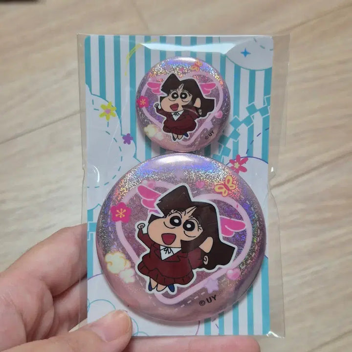 [BUNJANG] Crayon Shin-chan Character Badge Set (2 Pieces) / 짱구는못말려 뱃지 2개 세트_수지1