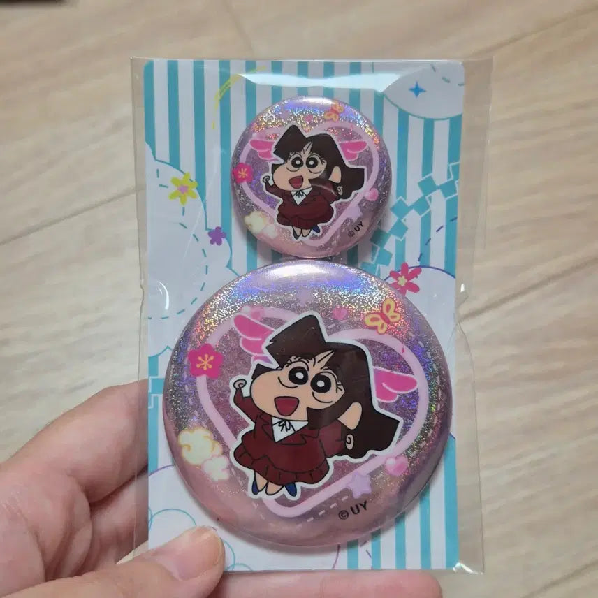 [BUNJANG] Crayon Shin-chan Character Badge Set (2 Pieces) / 짱구는못말려 뱃지 2개 세트_수지1