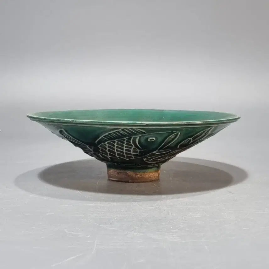 [BUNJANG] Goryeo Dynasty Celadon Green Glaze Fish and Seed Pattern Bowl / 고도자 녹유 어조문 두립완. 지름 19 높이 6