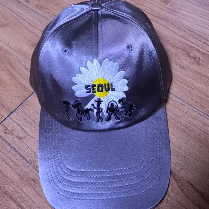 [BUNJANG] G-Dragon x Toy Story x PEACE MINUS ONE Daisy &amp; Toy Collaboration Silk Denim Hat / 지드래곤협업 토이스토리 데이지와토이의 새틴 볼캡