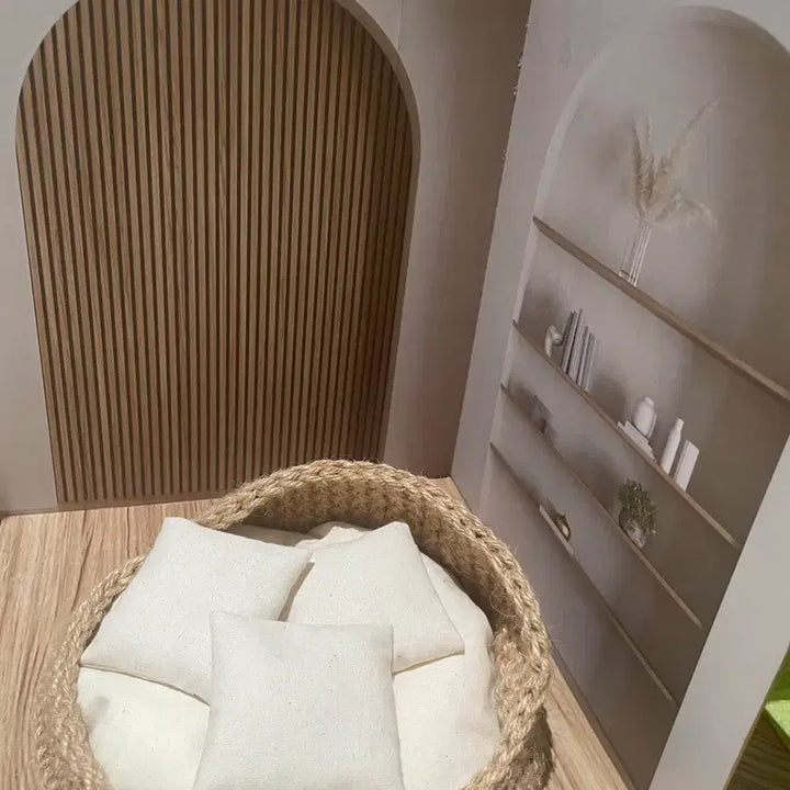 [BUNJANG] Doll Rattan Sofa &amp; Backdrop Set / 인형 룸박스 라탄 소파 및 배경지 키덜트 인형