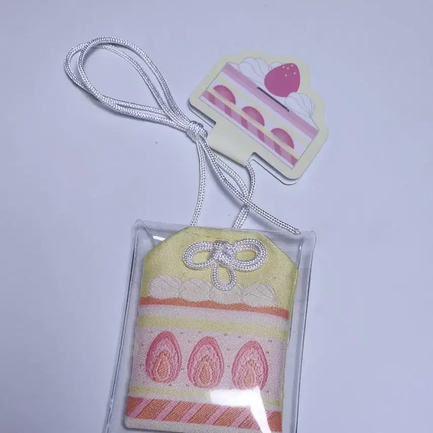 [BUNJANG] Sweets Shop Strawberry Cake Omamori Charm / 스위츠샵 딸기케이크 오마모리