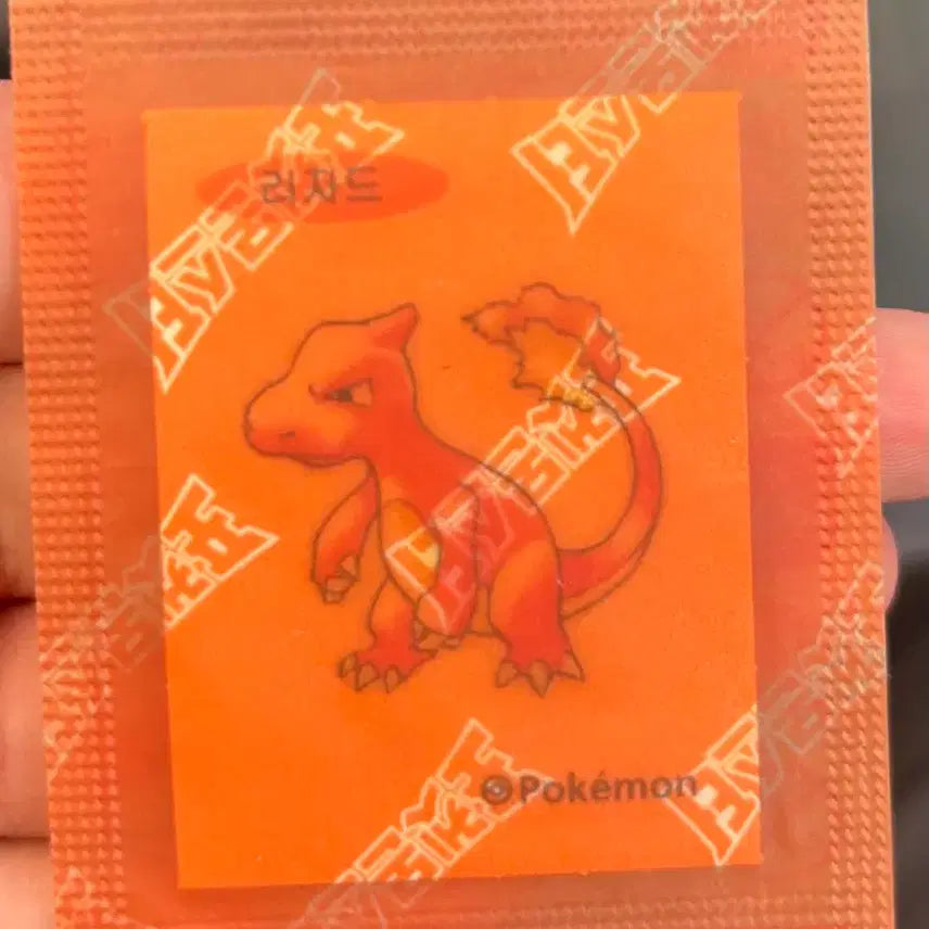 [BUNJANG] Pokemon 30th Anniversary Lizard Sticker / 개봉전 리자드 띠부띠부씰 팝니다^^