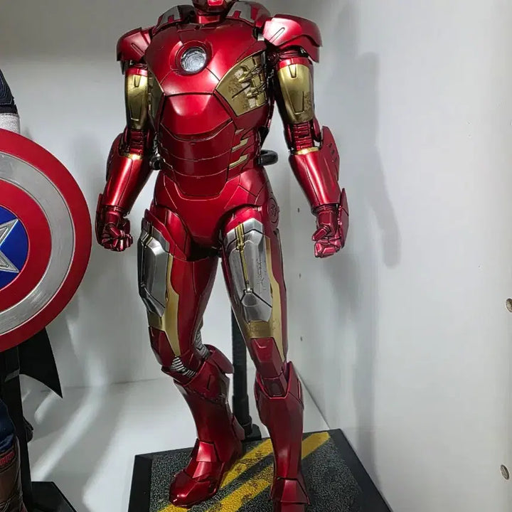 [BUNJANG] Hot Toys Iron Man Mark VII Diecast Figure / 핫토이 아이언맨 마크7 다이캐스트 피규어