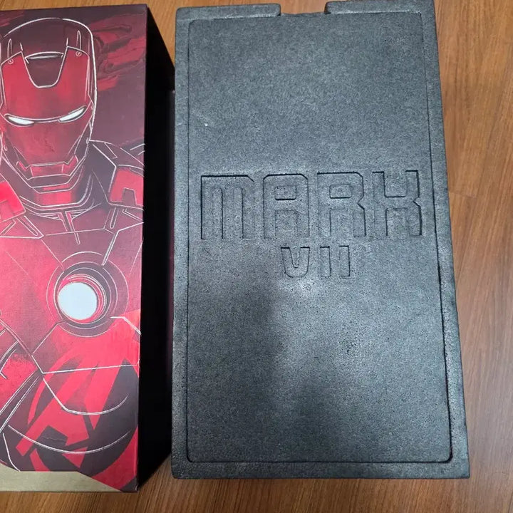 [BUNJANG] Hot Toys Iron Man Mark VII Diecast Figure / 핫토이 아이언맨 마크7 다이캐스트 피규어