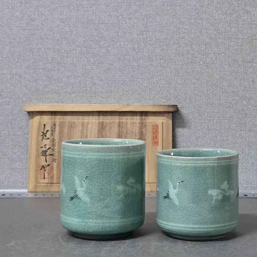[BUNJANG] Doam Ji Sun-tak Celadon Tea Cup Set with Crane and Cloud Motif / 도암 지순탁 청자 운학문 부부 찻잔