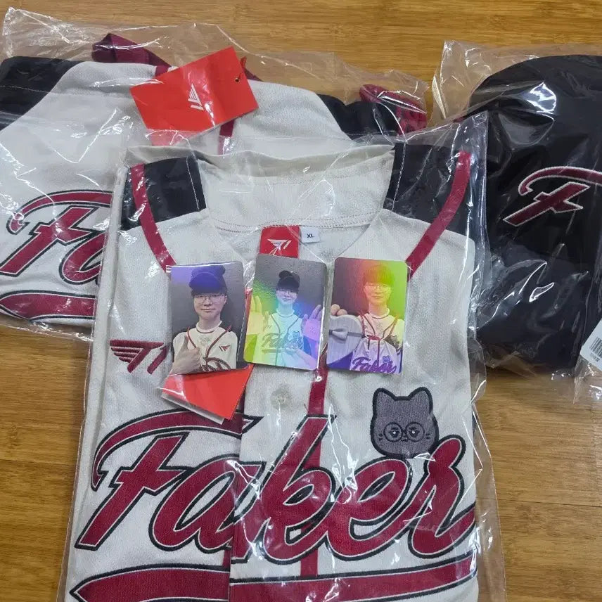 [BUNJANG] T1 Faker Birthday Limited Edition Baseball Uniform, Cap, and Gym Sack Set with Photocard / T1 페이커 생일 기념 굿즈 야구 유니폼 모자 포카 짐색 세트