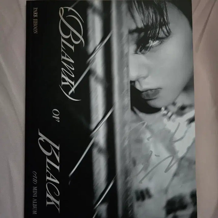 [BUNJANG] Park Ji Hoon Mini 7th Album <BLANK or BLACK> Signed / 박지훈 미니7집 사인앨범 <BLANK or BLACK>
