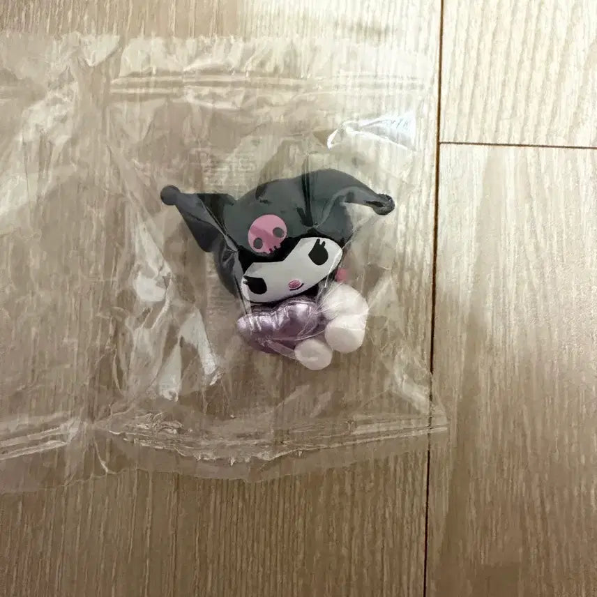 [BUNJANG] Sanrio Kuromi Heart Gacha Figure (Sealed) / 쿠로미 하트 가챠