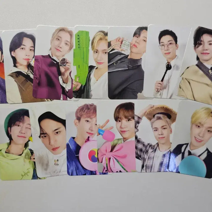 [BUNJANG] Seventeen GOING Vol.2 Magazine Unsealed Set (Includes 2 Photocard Sets) / 세븐틴 GOING VOL.2 매거진 개봉 (포카 2set 포함)