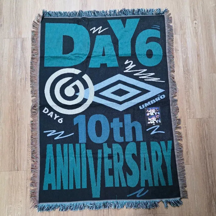 [BUNJANG] Day6 10th Anniversary Umbro Blanket &amp; Magnet / 데이식스 엄브로 10주년 블랭킷&amp; 마그넷 양도 합니다