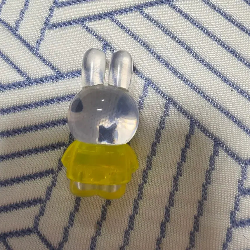 [BUNJANG] Daiso Miffy Figure Yellow / 다이소 미피 피규어 옐로우