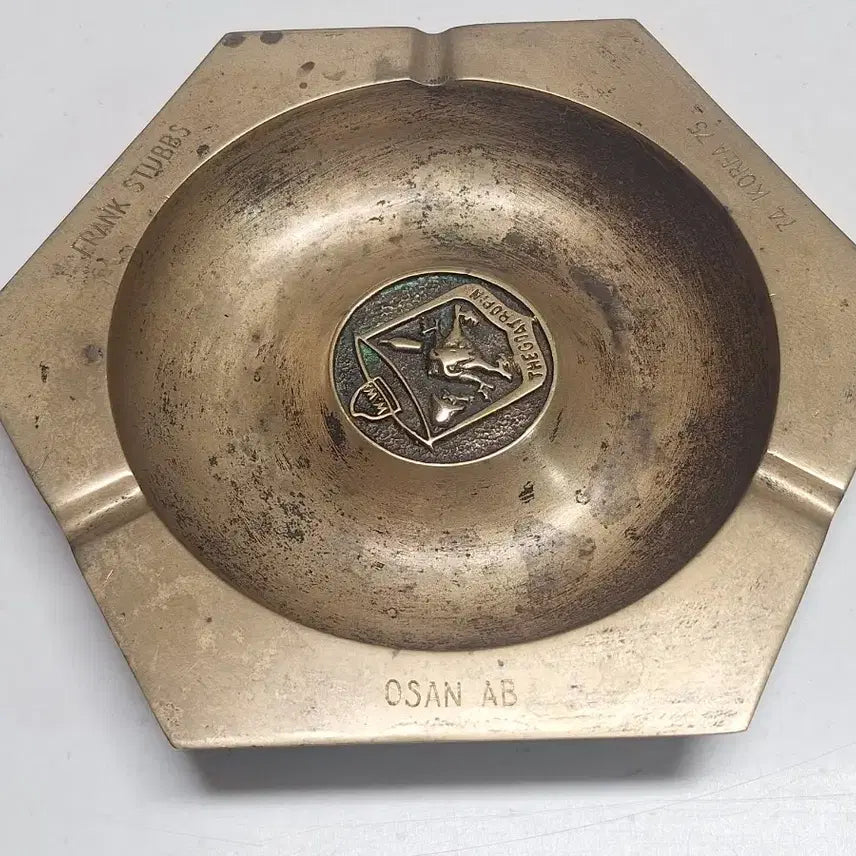 [BUNJANG] Osan Air Base Commemorative Brass Ashtray - 1974 / 근대사 수집 군자료 오산 공군기지 기념 동 재떨이 74년