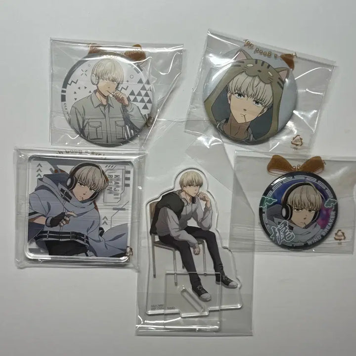 [BUNJANG] Wind Breaker Kaji Acrylic &amp; Can Badge Bundle Set / 윈브레 카지 렌 캔뱃지 윈드브레이커 카지 캔뱃지 아크릴 일괄