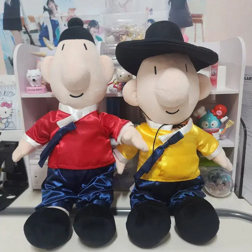 [BUNJANG] Pat &amp; Mat Hanbok Dolls Set (2 Pieces) / (새상품 정품)패트와 매트 한복 인형2개세트
