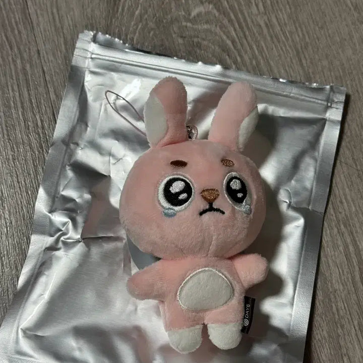 [BUNJANG] Unfiltered Ppoengpil Rabbit Plush Doll with POB Photocard / 언필터드 뿌엥필 양도 (특전 포카 포함)