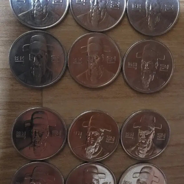 [BUNJANG] 12 x 100 Won Coins (Various Years) / 100원 동전 12개