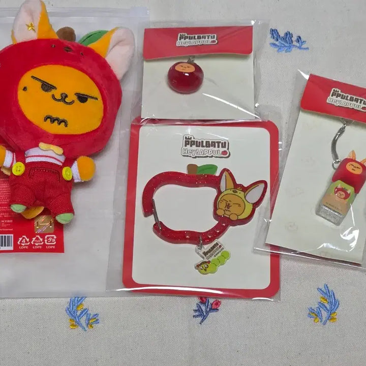 [BUNJANG] Applebutt Apple Hwangchun Plush Keychain + Mini Keychain + Keycap Keychain + Carabiner / TXT 애뿔바투 애플 황춘 플러시키링+미니키링+키캡키링+카라비너