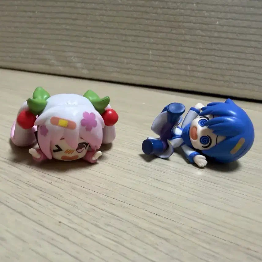 [BUNJANG] Vocaloid Sakura Miku Kaito Figure / 보컬로이드 사쿠라미쿠 카이토 꽈당