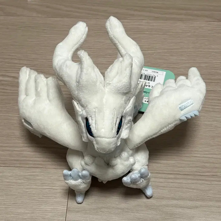 [BUNJANG] Pokemon Center Reshiram FIT Plush Doll / (새상품) 포케센 포켓몬 센터 레시라무 FIT 인형 누이 핏