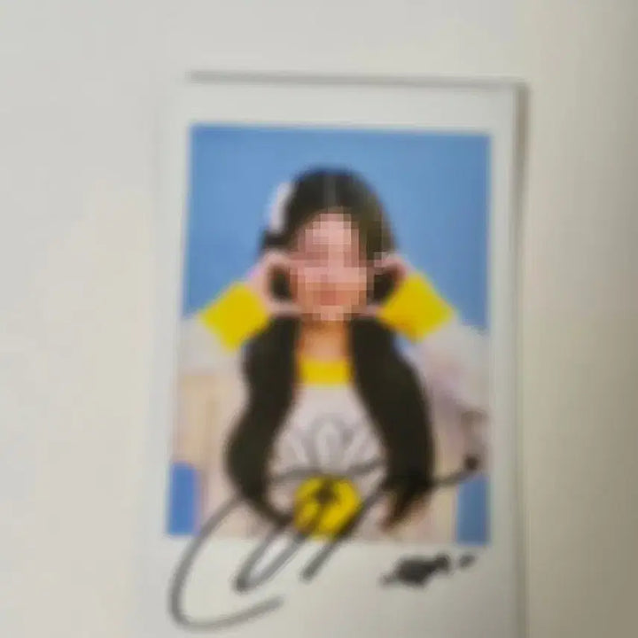 [BUNJANG] WOOAH Minseo Signed Polaroid / 우아 민서 싸인폴라