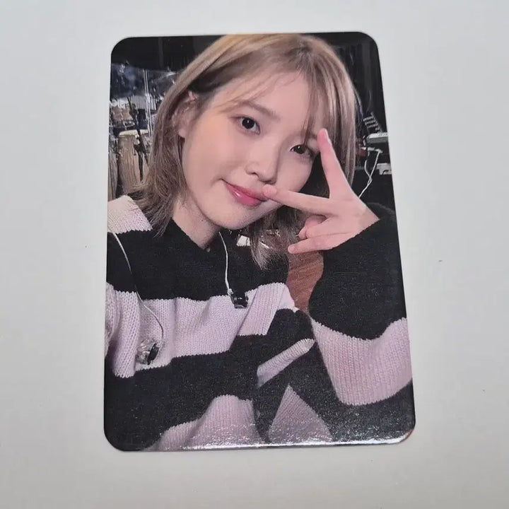 [BUNJANG] IU The Winning Apple Music POB Photocard / 아이유 애플뮤직 더위닝 미공포 특전 포카
