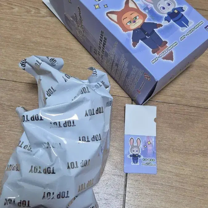 [BUNJANG] Top Toy Zootopia Police Uniform Plush Toy (Sealed) / [오늘만특가] 탑토이 주토피아 경찰 유니폼 인형 미개봉