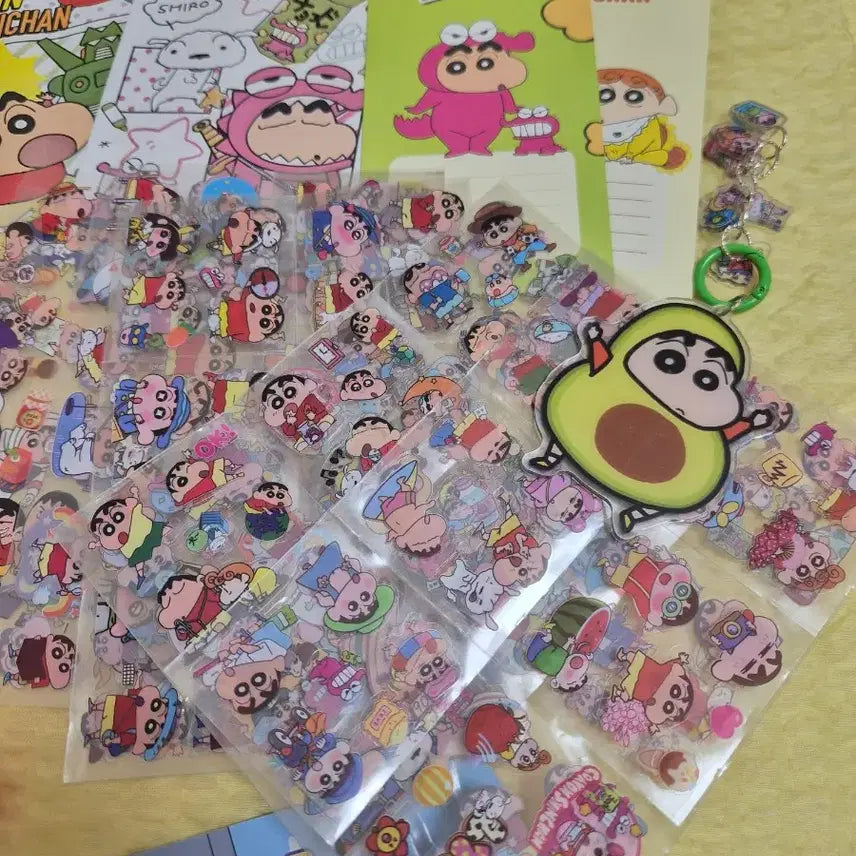 [BUNJANG] Crayon Shin-chan Figure Bundle Set with Stickers, Masking Tape, and Block Clock / 짱구 굿즈 피규어 일괄