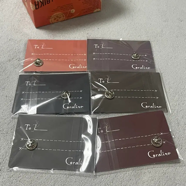 [BUNJANG] Coraline Metal Badge Set Bundle Official Tumblbug / (일괄) 코렐라인 메탈 뱃지 세트 공식 텀블벅