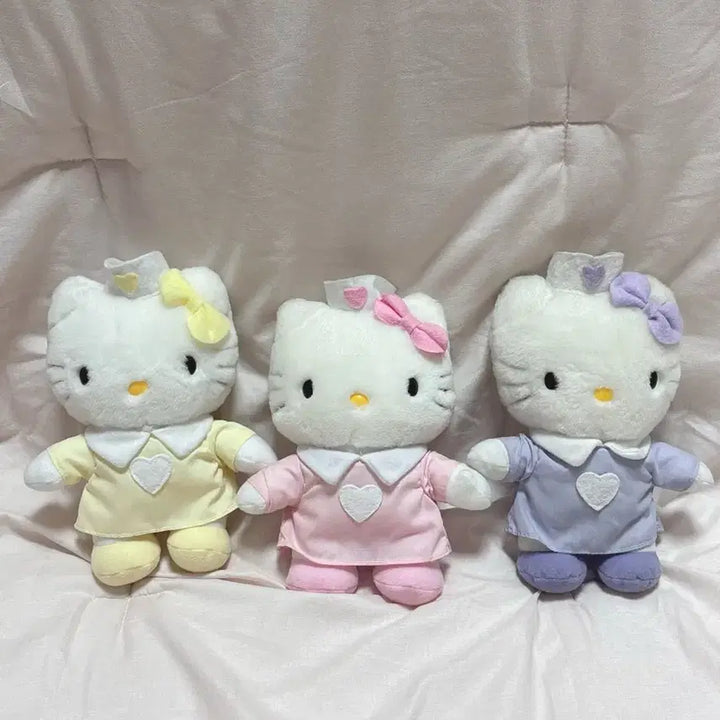 [BUNJANG] Vintage Nurse Kitty Plush Bundle / 고전 간호사 키티 인형 일괄