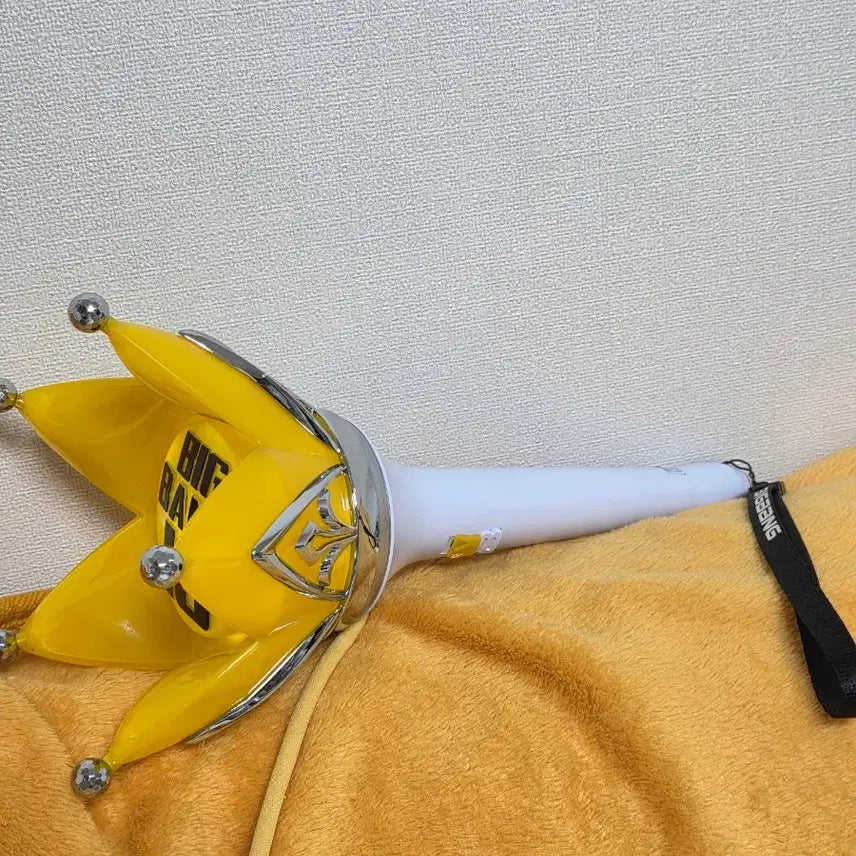 [BUNJANG] BIGBANG 10th Anniversary White Lightstick / 뱅봉 10주년 빅뱅응원봉 흰색 화이트 (깜빡거림, 구슬 5개 다 있음)