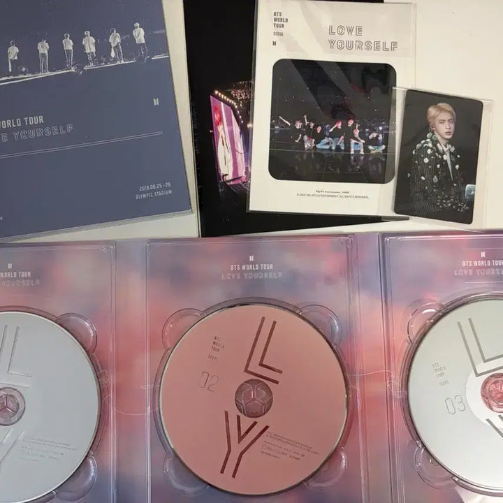 [BUNJANG] BTS LOVE YOURSELF TOUR IN SEOUL DVD Photocard (Jin), Poster (Jungkook) Bundle Set / 방탄소년단 bts 럽셀콘 서울 DVD