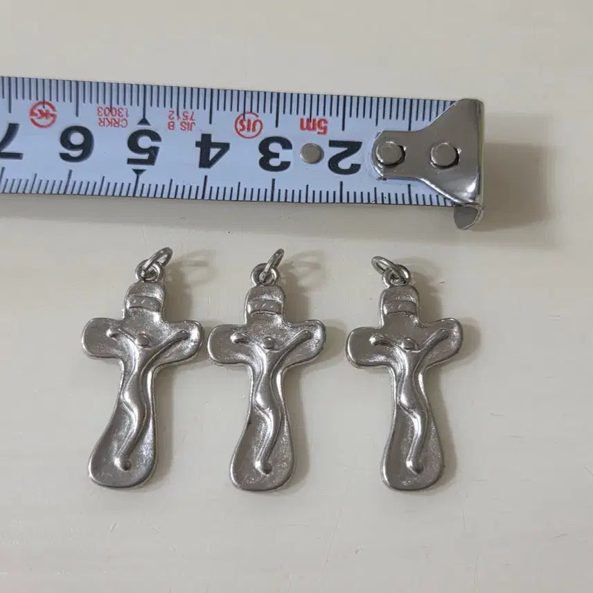 [BUNJANG] Antique Italian Cross Pendant Necklace / 앤틱 이탈리아 십자가 십자가 팬던트 목걸이 금속