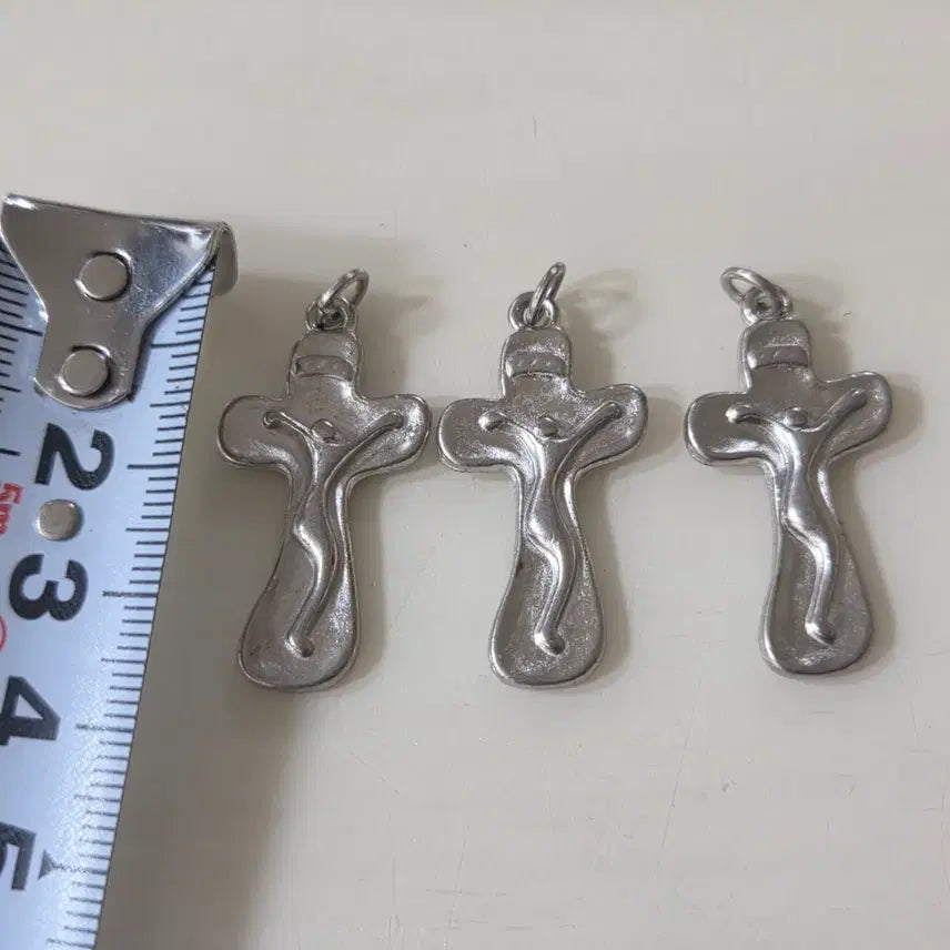 [BUNJANG] Antique Italian Cross Pendant Necklace / 앤틱 이탈리아 십자가 십자가 팬던트 목걸이 금속