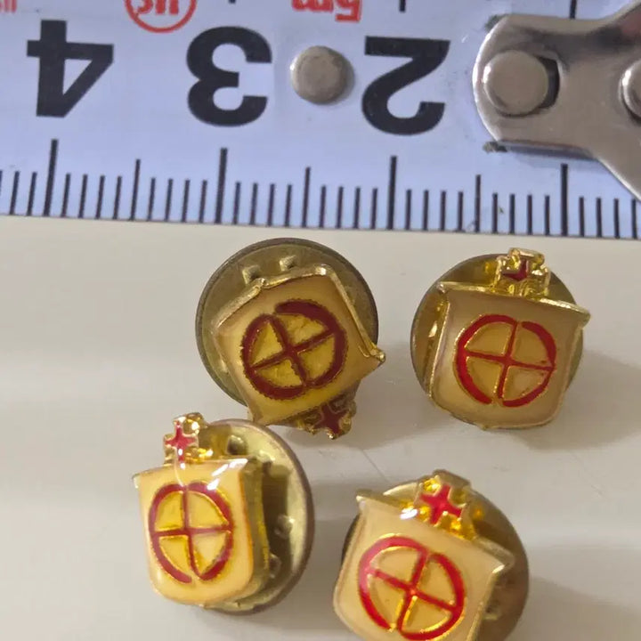 [BUNJANG] 1984 Antique Eucharistic Cross Metal Badge Catholic Relic / 앤틱 1984 성체 십자가 팻지 금속 뺏지 가톨릭 십자가 성물