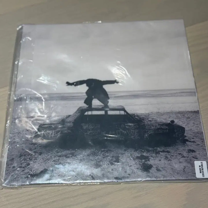 [BUNJANG] The 1975 Being Funny in a Foreign Language Vinyl Record / The 1975의 다섯 번째 정규 앨범 Being Funny in a Foreign Language.