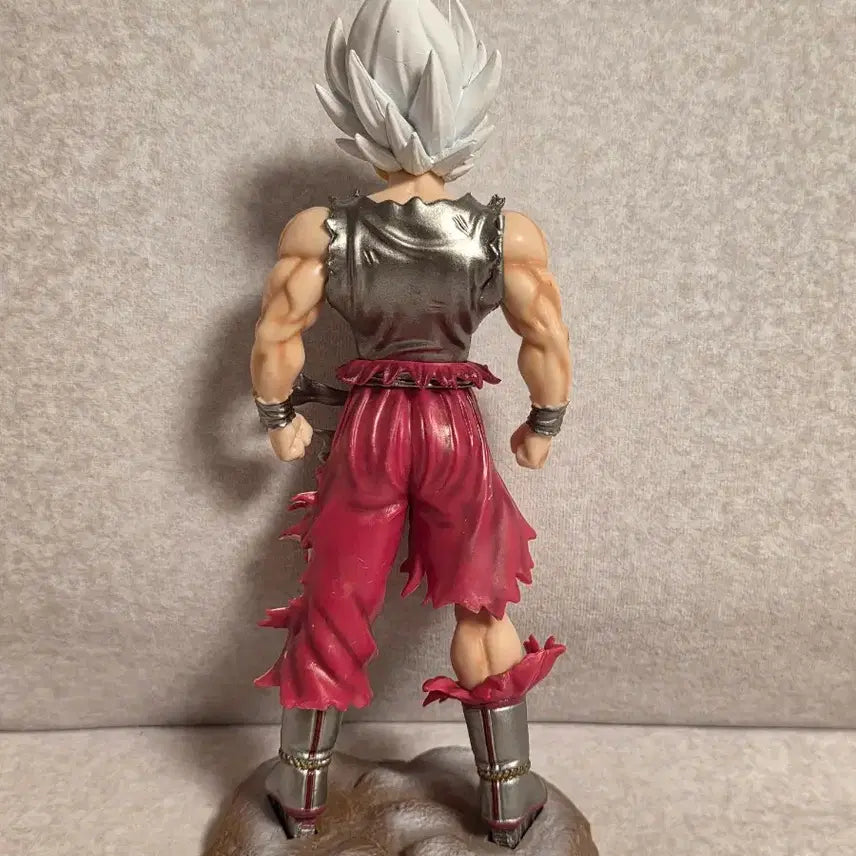 [BUNJANG] Dragon Ball Goku Silver Suit Red Pants Figure / 드래곤볼 피규어 손오공 은색 슈트 붉은색 바지
