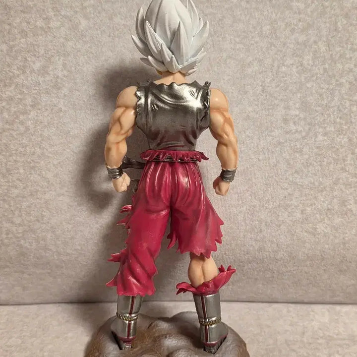 [BUNJANG] Dragon Ball Goku Silver Suit Red Pants Figure / 드래곤볼 피규어 손오공 은색 슈트 붉은색 바지
