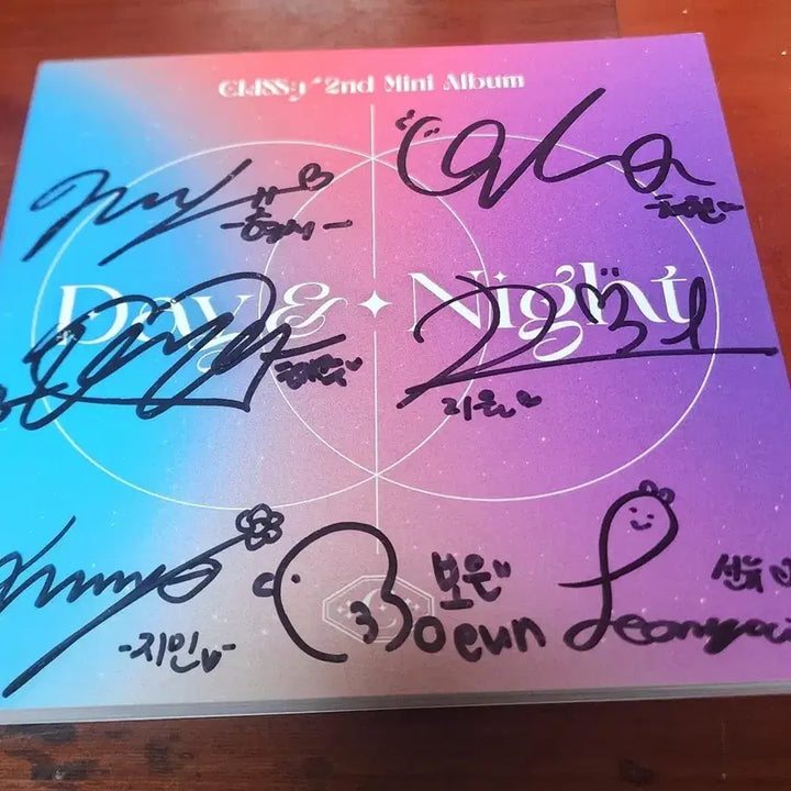 [BUNJANG] CLASS:y 2nd Mini Album DAY &amp; NIGHT First Press Limited Edition Autographed Album / CLASS:y 2nd Mini Album DAY &amp; NIGHT 초회 한정반 친필 사인반