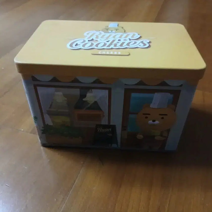 [BUNJANG] Kakao Friends Ryan Vintage Limited Edition Cheese Cookie Tin Case / 카카오캐릭터 빈티지 한정판 라이언 치즈 쿠키 틴케이스