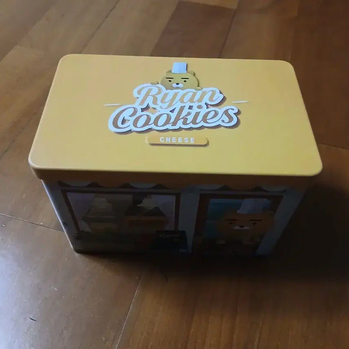 [BUNJANG] Kakao Friends Ryan Vintage Limited Edition Cheese Cookie Tin Case / 카카오캐릭터 빈티지 한정판 라이언 치즈 쿠키 틴케이스